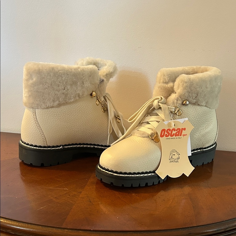 Oscar de la Renta Cream Shearling Collar Winter Boots